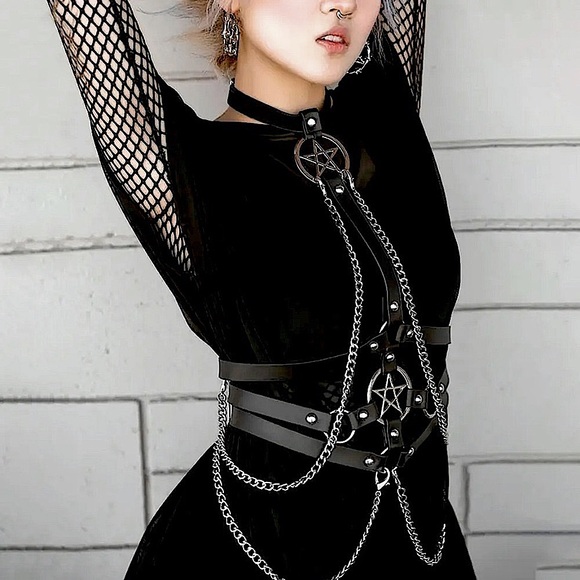 Faux leather pentagram body chain harness - Picture 9 of 16